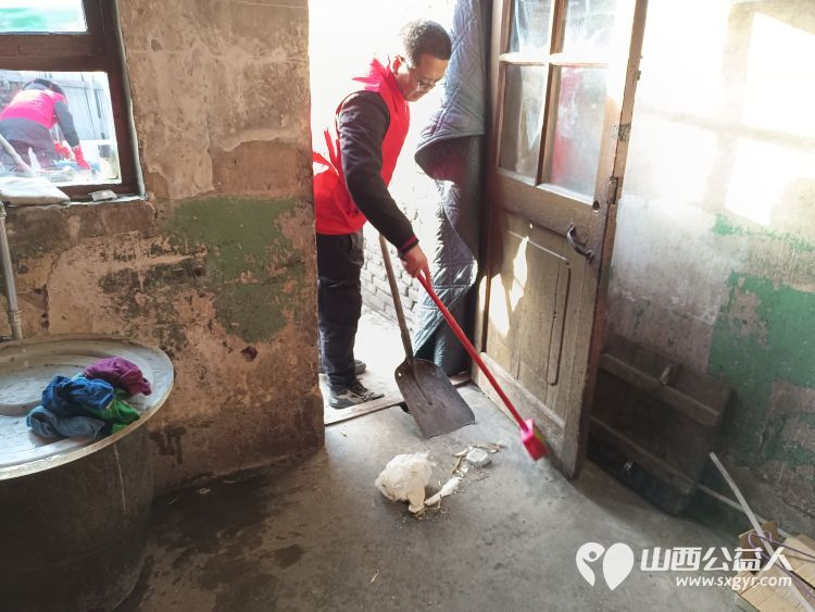 介休市敬老协会去宋古乡南张家庄村入户监测户59岁梁峰家中爱心公益活动 - 第16张 - 山西公益人 介休市敬老协会去宋古乡南张家庄村入户监测户59岁梁峰家中爱心公益活动 - 第16张