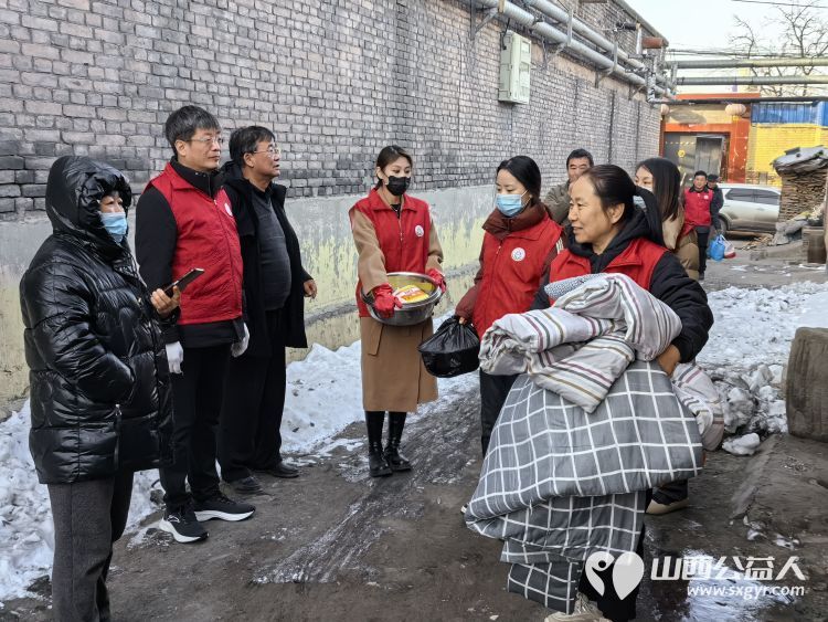 介休市敬老协会去宋古乡南张家庄村入户监测户59岁梁峰家中爱心公益活动 - 第2张 - 山西公益人 介休市敬老协会去宋古乡南张家庄村入户监测户59岁梁峰家中爱心公益活动 - 第2张