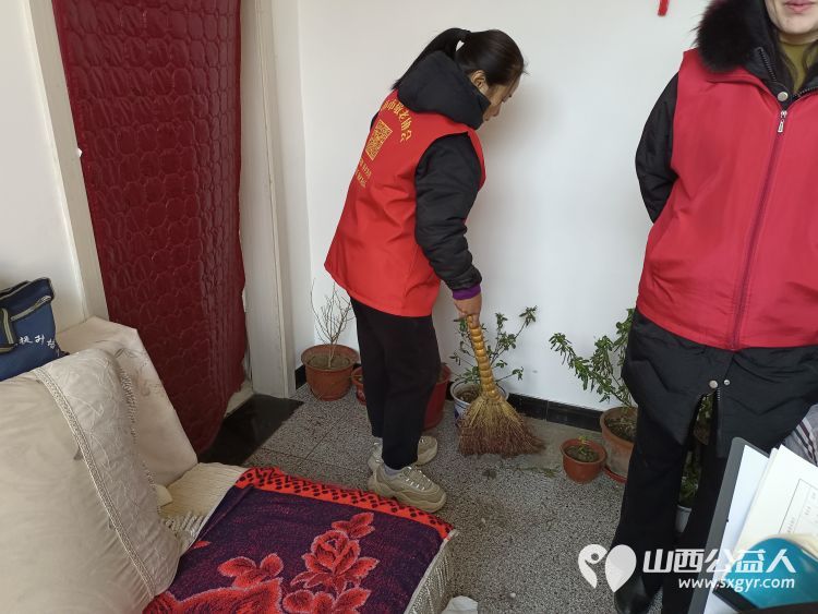 介休市敬老协会去宋古乡南张家庄村入户监测户66岁燕双柱老人家中公益活动 - 第5张 - 山西公益人 介休市敬老协会去宋古乡南张家庄村入户监测户66岁燕双柱老人家中公益活动 - 第5张