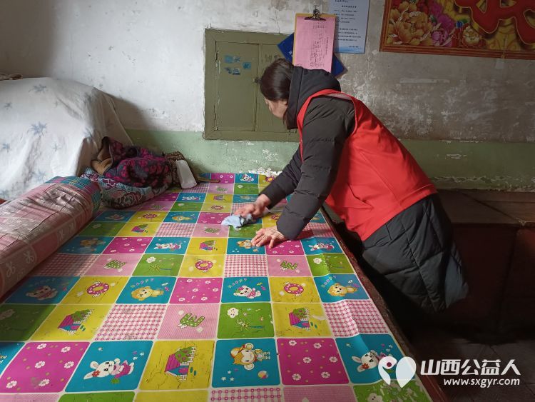 介休市敬老协会去宋古乡南张家庄村入户监测户66岁燕双柱老人家中公益活动 - 第3张 - 山西公益人 介休市敬老协会去宋古乡南张家庄村入户监测户66岁燕双柱老人家中公益活动 - 第3张