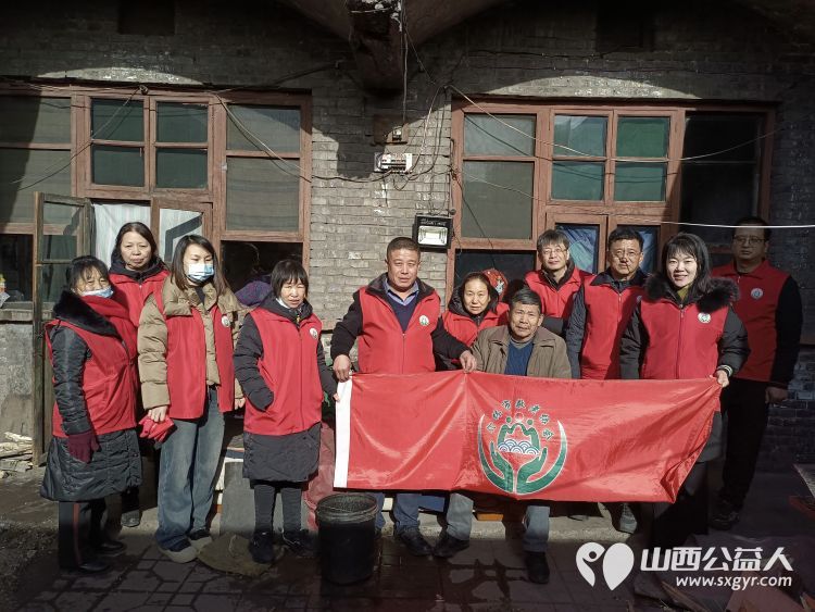 介休市敬老协会去宋古乡南张家庄村入户监测户66岁燕双柱老人家中公益活动 - 第1张 - 山西公益人 介休市敬老协会去宋古乡南张家庄村入户监测户66岁燕双柱老人家中公益活动 - 第1张