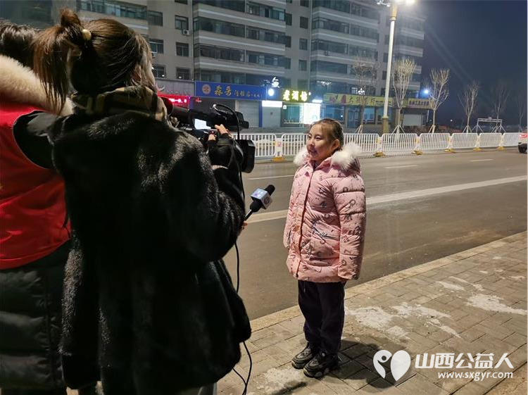 文水县爱心帮扶志愿者协会开展新时代文明实践活动----慰问城市环卫工给环卫工人送上30份姜茶和温暖礼包 - 第12张 - 山西公益人 文水县爱心帮扶志愿者协会开展新时代文明实践活动----慰问城市环卫工给环卫工人送上30份姜茶和温暖礼包 - 第12张