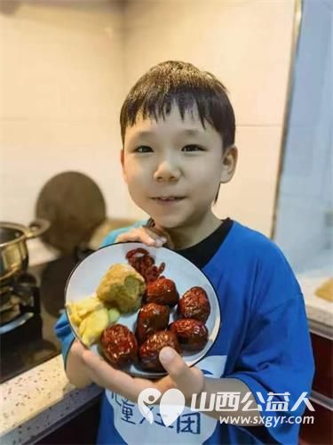 太原市儿童友好促进会 太原市关爱下一代志愿者协会举办的太原市温暖日活动元旦举行82位儿童志愿者手捧一杯姜茶温暖我们的城 - 第13张 - 山西公益人 太原市儿童友好促进会 太原市关爱下一代志愿者协会举办的太原市温暖日活动元旦举行82位儿童志愿者手捧一杯姜茶温暖我们的城 - 第13张