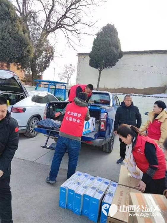 长治圆梦公益协会志愿者心系山区里孤寡老人经前期入户调研决定在元旦前夕向山区里的孤寡老人进行献爱心活动 - 第23张