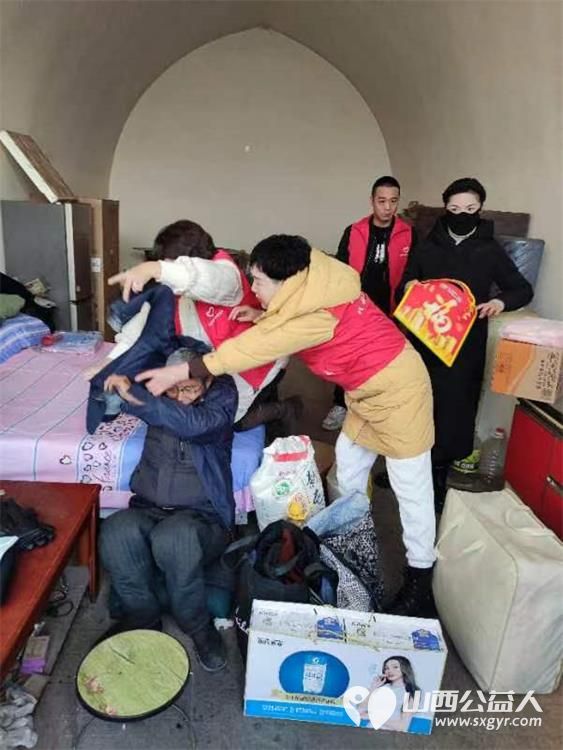 长治圆梦公益协会志愿者心系山区里孤寡老人经前期入户调研决定在元旦前夕向山区里的孤寡老人进行献爱心活动 - 第15张