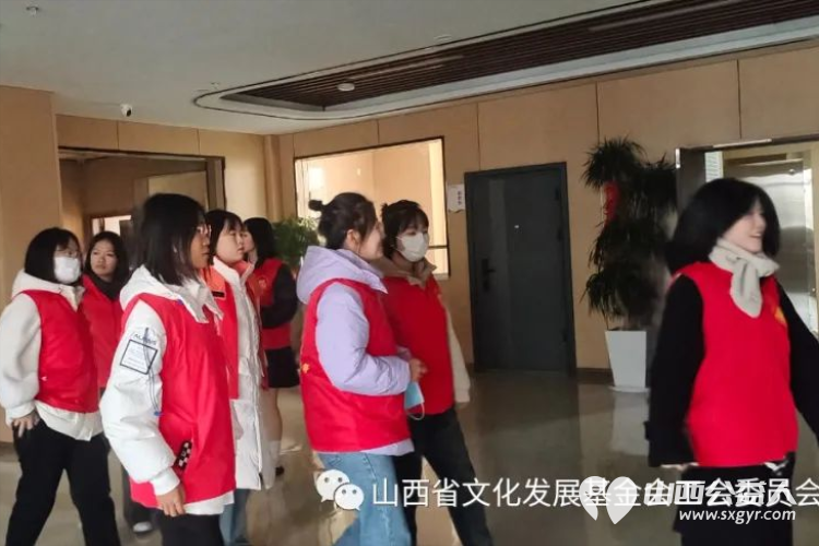 庆新春不忘初心 山西文基会志愿者元旦佳节帮助欣宁护理院老人清理卫生欢乐过节 - 第3张