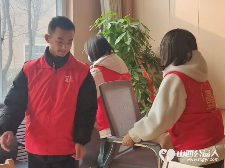 庆新春不忘初心 山西文基会志愿者元旦佳节帮助欣宁护理院老人清理卫生欢乐过节 - 第16张