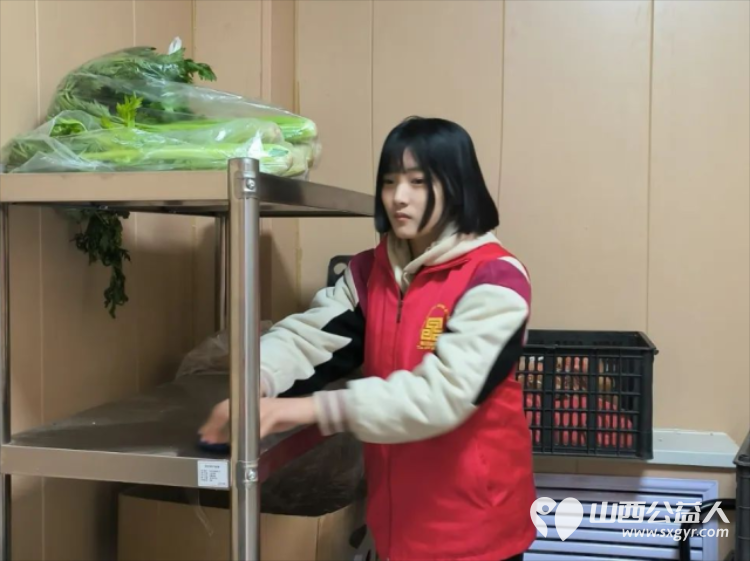 庆新春不忘初心 山西文基会志愿者元旦佳节帮助欣宁护理院老人清理卫生欢乐过节 - 第15张