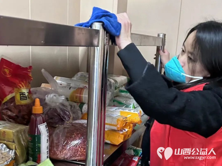 庆新春不忘初心 山西文基会志愿者元旦佳节帮助欣宁护理院老人清理卫生欢乐过节 - 第7张