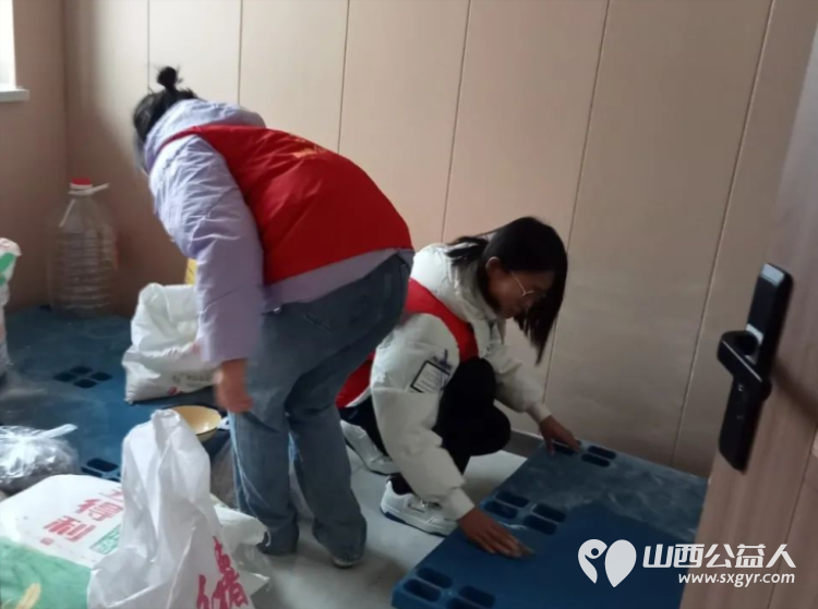 庆新春不忘初心 山西文基会志愿者元旦佳节帮助欣宁护理院老人清理卫生欢乐过节 - 第6张