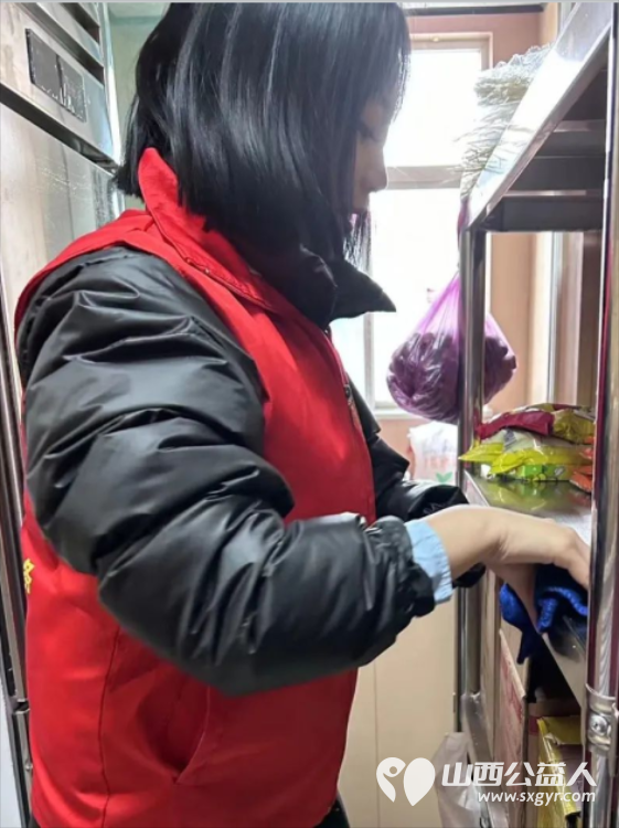 庆新春不忘初心 山西文基会志愿者元旦佳节帮助欣宁护理院老人清理卫生欢乐过节 - 第13张