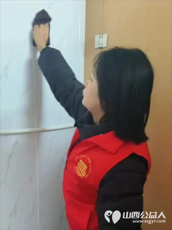 庆新春不忘初心 山西文基会志愿者元旦佳节帮助欣宁护理院老人清理卫生欢乐过节 - 第11张