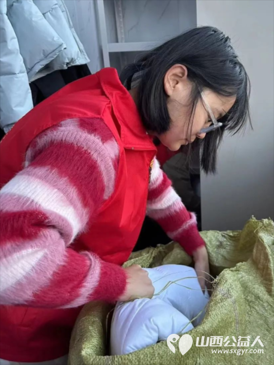 庆新春不忘初心 山西文基会志愿者元旦佳节帮助欣宁护理院老人清理卫生欢乐过节 - 第8张