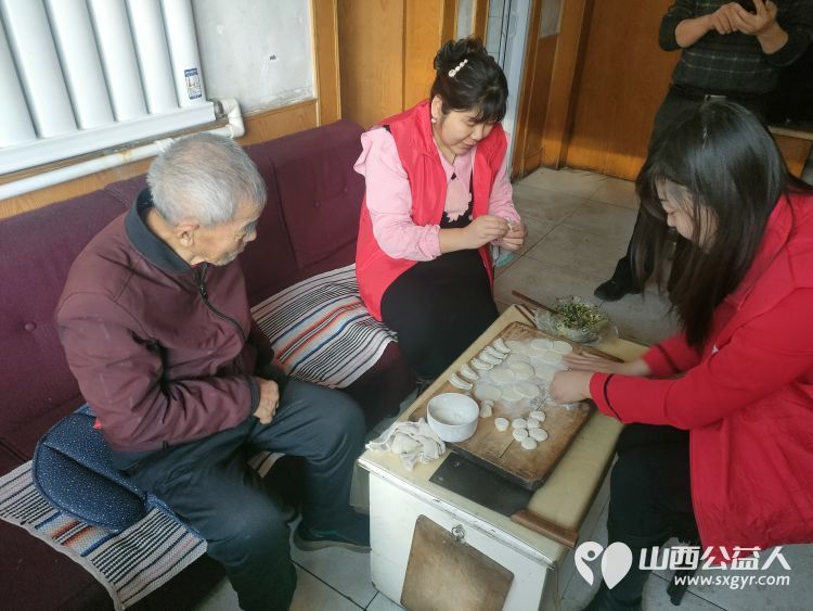 介休市敬老协会敬老爱老助老行动走进连福镇船窟村特困老人85岁胡康明家 - 第9张 - 山西公益人 介休市敬老协会敬老爱老助老行动走进连福镇船窟村特困老人85岁胡康明家 - 第9张