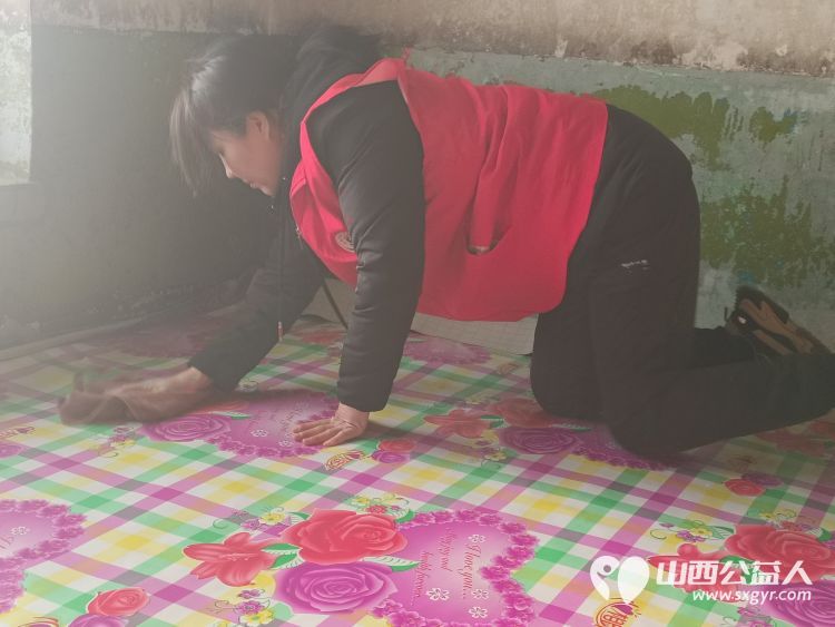 介休市义棠镇圪塔头村82岁庞海生家中迎来介休市敬老协会的爱心志愿者 - 第5张 - 山西公益人 介休市义棠镇圪塔头村82岁庞海生家中迎来介休市敬老协会的爱心志愿者 - 第5张