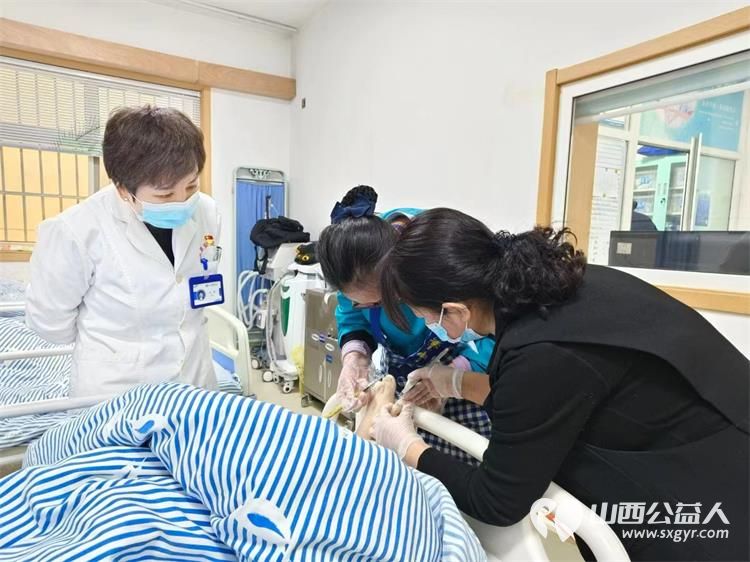 太原市小店区北营街道新时代党群服务中心各社区为环卫工人孤寡老人提供免费爱心餐 - 第15张