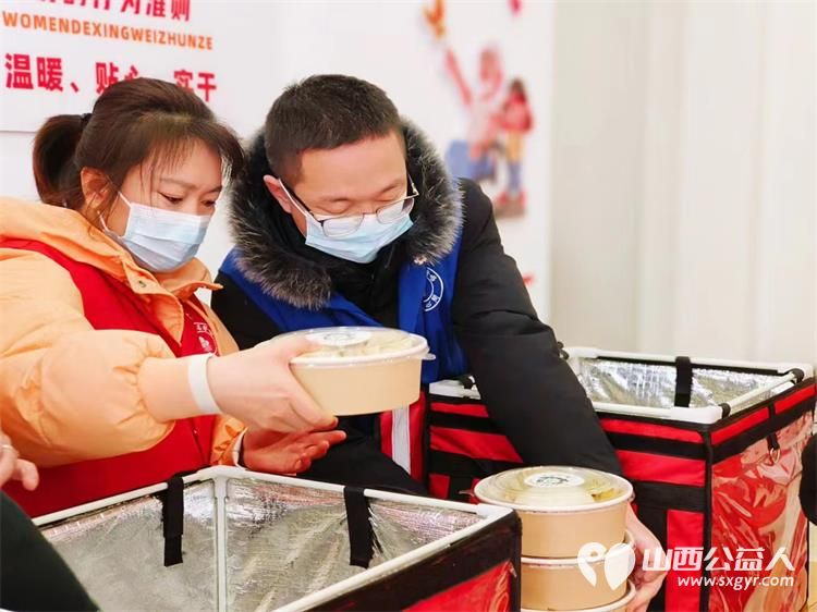 太原市小店区北营街道新时代党群服务中心各社区为环卫工人孤寡老人提供免费爱心餐 - 第5张