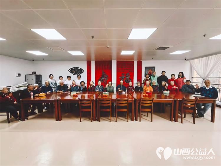 太原市小店区北营街道新时代党群服务中心各社区为环卫工人孤寡老人提供免费爱心餐 - 第1张