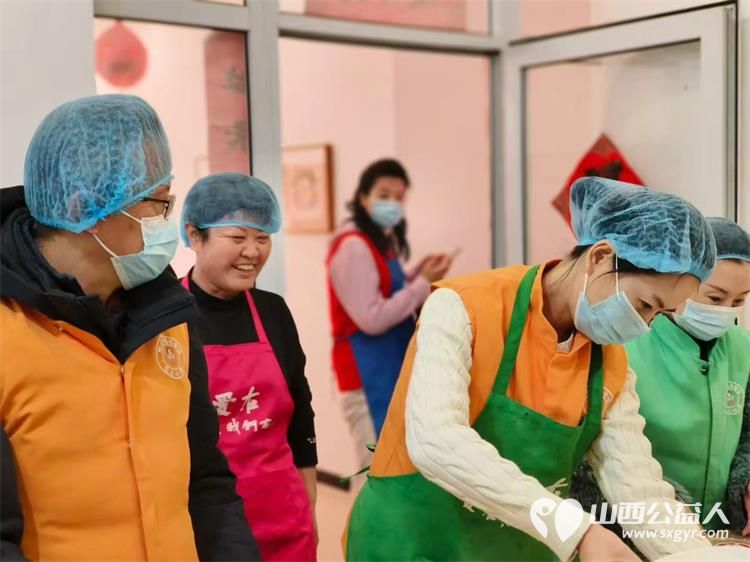 太原市小店区北营街道新时代党群服务中心各社区为环卫工人孤寡老人提供免费爱心餐 - 第3张