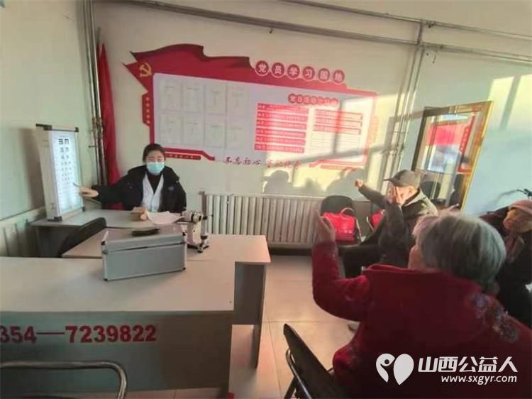 介休市敬老协会组织志愿者走进洪山镇南两水村为60岁以上老人爱心理发免费义诊发放2024年台历 - 第18张 - 山西公益人 介休市敬老协会组织志愿者走进洪山镇南两水村为60岁以上老人爱心理发免费义诊发放2024年台历 - 第18张