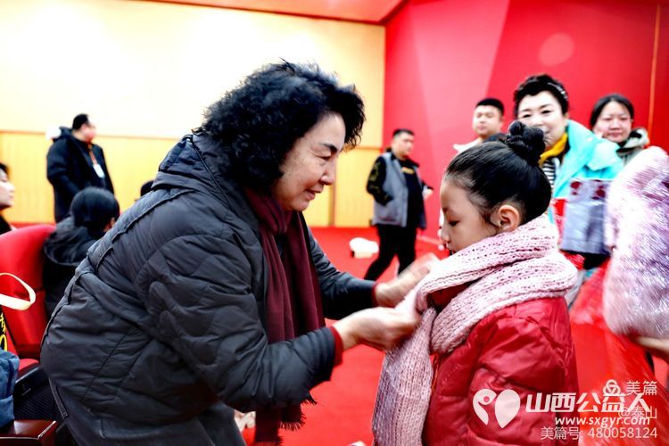 王素娟带领志愿者参加由太原市关工委主办的特殊青少年励志话剧巜亲爱的依米花》山西大剧院首演 - 第16张 - 山西公益人 王素娟带领志愿者参加由太原市关工委主办的特殊青少年励志话剧巜亲爱的依米花》山西大剧院首演 - 第16张