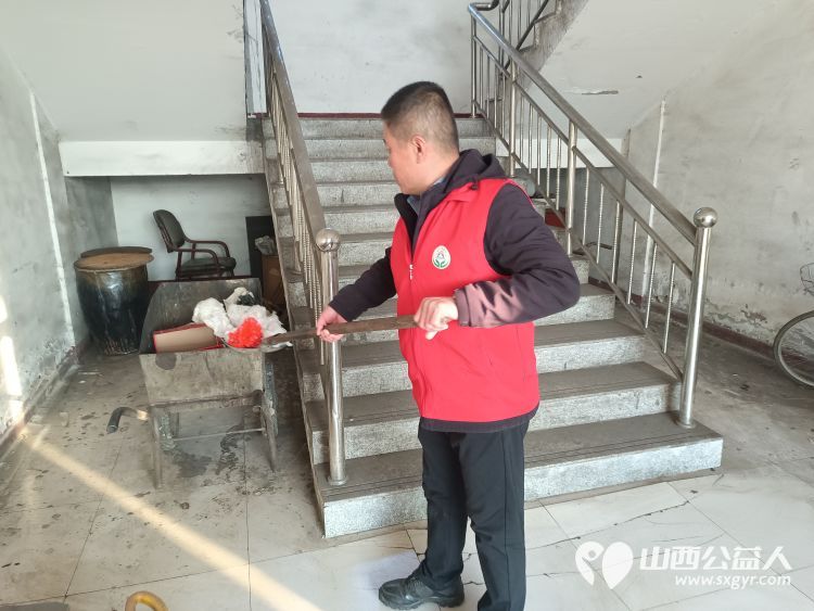 介休市敬老协会志愿者敬老爱老助老行动走进义安镇孟村给老人们爱心理发体检服务特困老人 - 第23张 - 山西公益人 介休市敬老协会志愿者敬老爱老助老行动走进义安镇孟村给老人们爱心理发体检服务特困老人 - 第23张