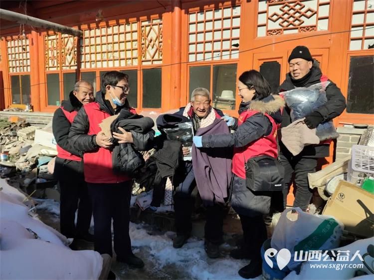 送温暖 献爱心 我们在行动 忻州市爱心公益协会会长宗应武带领志愿者慰问了豆槐村的空巢老人王存喜 - 第13张 - 山西公益人 送温暖 献爱心 我们在行动 忻州市爱心公益协会会长宗应武带领志愿者慰问了豆槐村的空巢老人王存喜 - 第13张