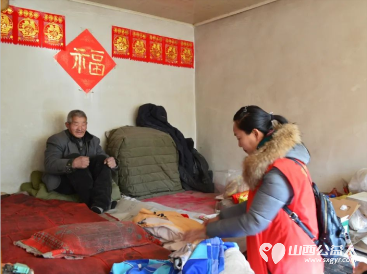 送温暖 献爱心 我们在行动 忻州市爱心公益协会会长宗应武带领志愿者慰问了豆槐村的空巢老人王存喜 - 第8张 - 山西公益人 送温暖 献爱心 我们在行动 忻州市爱心公益协会会长宗应武带领志愿者慰问了豆槐村的空巢老人王存喜 - 第8张