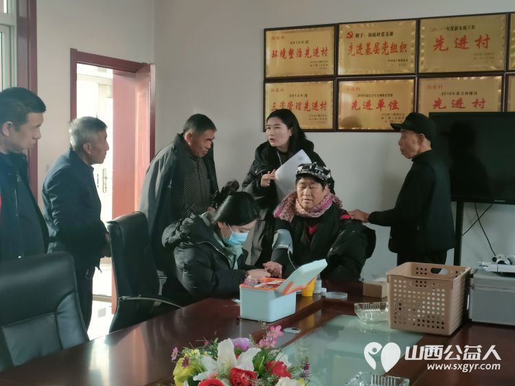 介休市敬老协会敬老爱老助老行动----张兰镇沟底村为村里60岁以上所有老人爱心理发体检送贴心服务 - 第13张 - 山西公益人 介休市敬老协会敬老爱老助老行动----张兰镇沟底村为村里60岁以上所有老人爱心理发体检送贴心服务 - 第13张