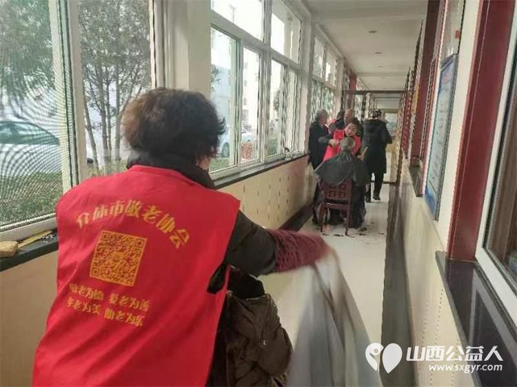 介休市敬老协会敬老爱老助老行动----张兰镇沟底村为村里60岁以上所有老人爱心理发体检送贴心服务 - 第11张 - 山西公益人 介休市敬老协会敬老爱老助老行动----张兰镇沟底村为村里60岁以上所有老人爱心理发体检送贴心服务 - 第11张