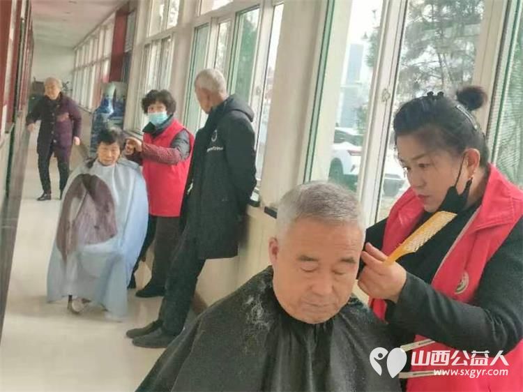 介休市敬老协会敬老爱老助老行动----张兰镇沟底村为村里60岁以上所有老人爱心理发体检送贴心服务 - 第8张 - 山西公益人 介休市敬老协会敬老爱老助老行动----张兰镇沟底村为村里60岁以上所有老人爱心理发体检送贴心服务 - 第8张