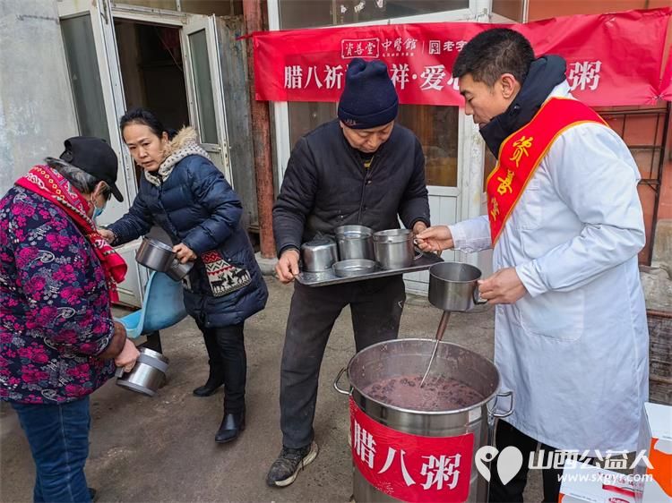 太原市龙城义工联合资善堂中医馆为杏花岭区老年公寓的孤残老人施粥祈福 - 第2张 - 山西公益人 太原市龙城义工联合资善堂中医馆为杏花岭区老年公寓的孤残老人施粥祈福 - 第2张