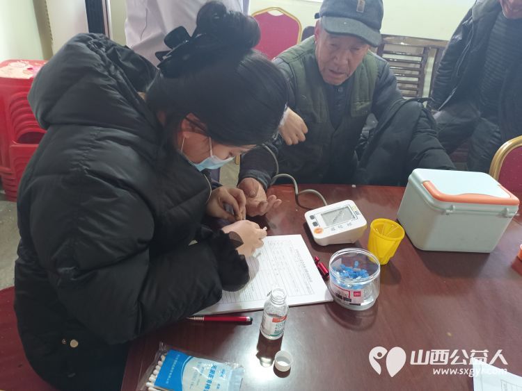 介休市敬老协会“孝善行”之敬老爱老助老行动在连福镇窑则头村为老人爱心理发、体检 - 第13张 - 山西公益人 介休市敬老协会“孝善行”之敬老爱老助老行动在连福镇窑则头村为老人爱心理发、体检 - 第13张