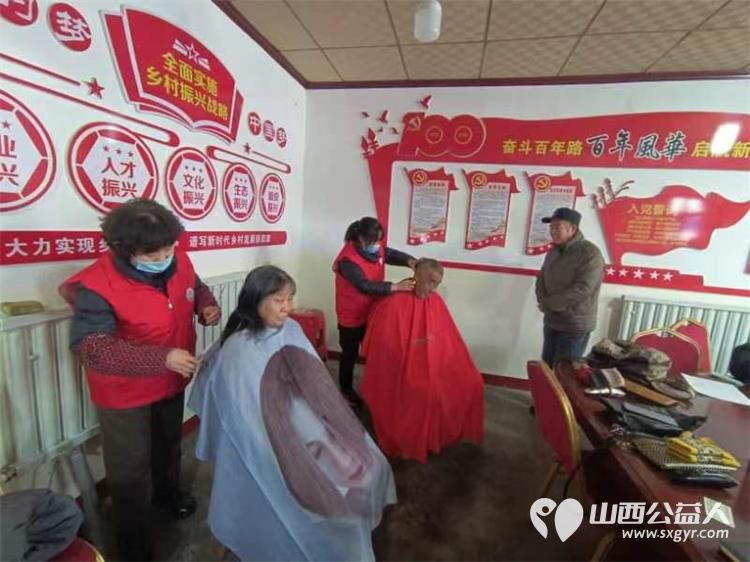 介休市敬老协会“孝善行”之敬老爱老助老行动在连福镇窑则头村为老人爱心理发、体检 - 第5张 - 山西公益人 介休市敬老协会“孝善行”之敬老爱老助老行动在连福镇窑则头村为老人爱心理发、体检 - 第5张
