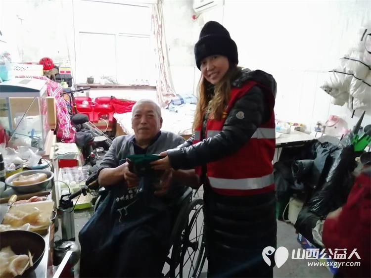 太原市坞城街道八一社区社区工作人员和志愿者春节前慰问生活困难家庭 - 第9张