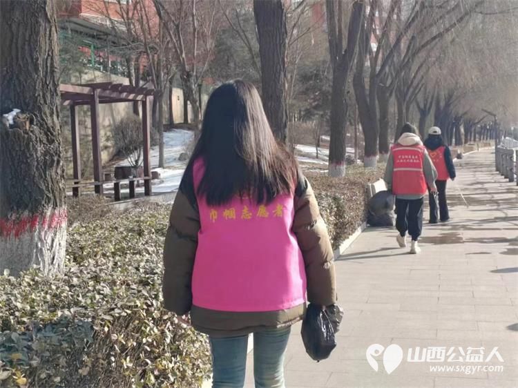 文水县爱心爱心帮扶志愿者协会组织返乡大学生志愿者开展保护文峪河公益活动义务清理文峪河卫生 - 第8张 - 山西公益人 文水县爱心爱心帮扶志愿者协会组织返乡大学生志愿者开展保护文峪河公益活动义务清理文峪河卫生 - 第8张