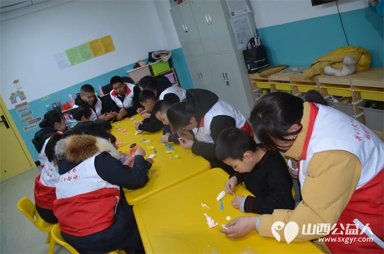 保利物业山西分公司香槟国际项目部冒着严寒带着太原市灵星心青年急需的物资来康复中心 - 第2张 - 山西公益人 保利物业山西分公司香槟国际项目部冒着严寒带着太原市灵星心青年急需的物资来康复中心 - 第2张