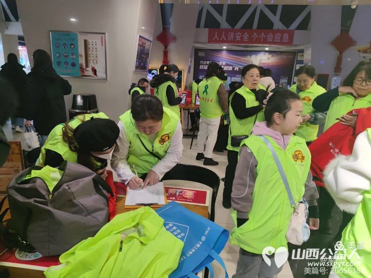 祝山西顺风公益十周年庆典举办圆满成功，晋城绿丝带公益志愿者观看山西顺风公益电影“烟火人间” - 第2张