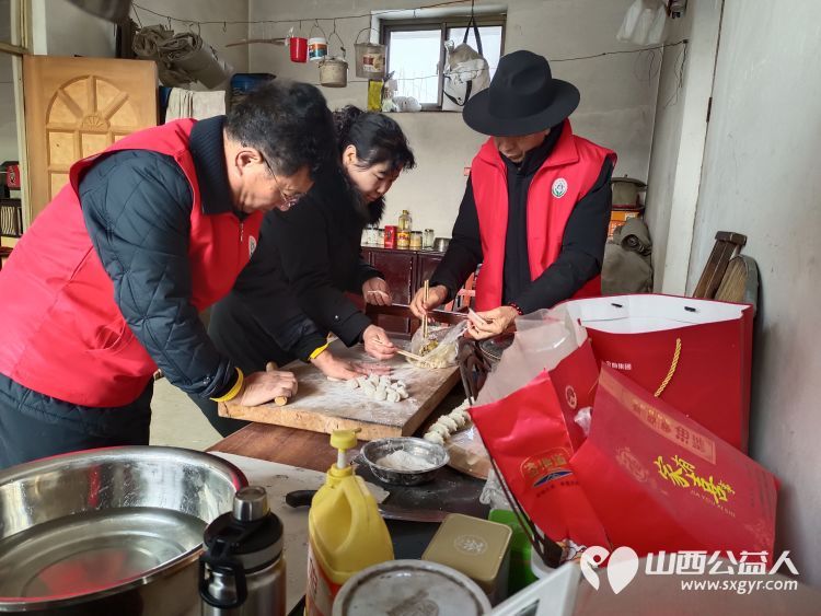 介休市敬老协会助老行动在宋古乡宋安村入户特困老人82岁侯明海家中帮助解决生活小事送贴心服务 - 第21张 - 山西公益人 介休市敬老协会助老行动在宋古乡宋安村入户特困老人82岁侯明海家中帮助解决生活小事送贴心服务 - 第21张