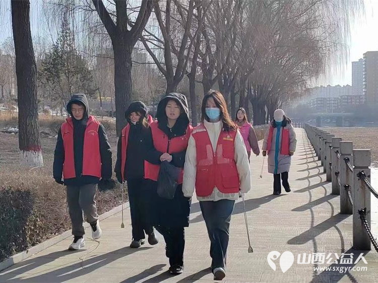 文水县爱心帮扶志愿者协会及中志协应急委文水服务队保护文峪河环境 放假返乡的大学生志愿者在行动 - 第13张