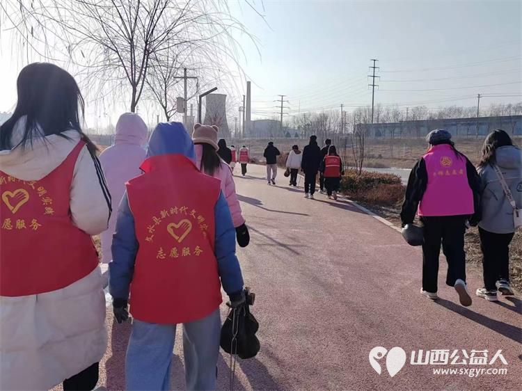 文水县爱心帮扶志愿者协会及中志协应急委文水服务队保护文峪河环境 放假返乡的大学生志愿者在行动 - 第14张