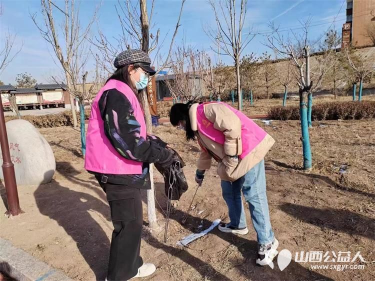 文水县爱心帮扶志愿者协会及中志协应急委文水服务队保护文峪河环境 放假返乡的大学生志愿者在行动 - 第3张