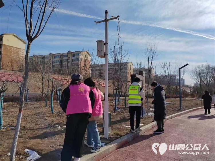 文水县爱心帮扶志愿者协会及中志协应急委文水服务队保护文峪河环境 放假返乡的大学生志愿者在行动 - 第4张