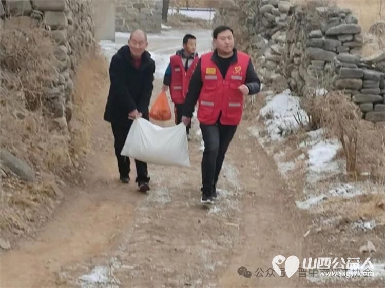 新春走基层 晋中市义工协会榆次、榆社、灵石志愿服务队关爱困难群体志愿服务暖民心 - 第4张 - 山西公益人 新春走基层 晋中市义工协会榆次、榆社、灵石志愿服务队关爱困难群体志愿服务暖民心 - 第4张