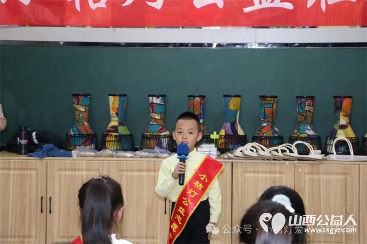 残健融合 喜迎龙年——小桔灯公益在行动小桔灯小志愿者走进安健儿公益服务中心 - 第5张 - 山西公益人 残健融合 喜迎龙年——小桔灯公益在行动小桔灯小志愿者走进安健儿公益服务中心 - 第5张