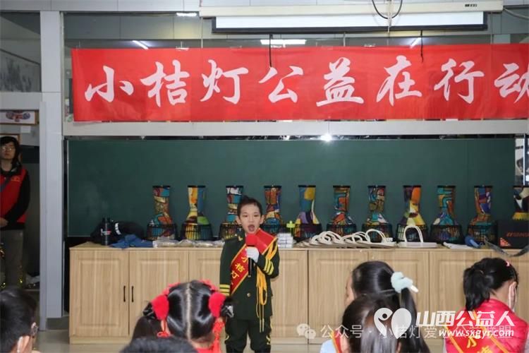 残健融合 喜迎龙年——小桔灯公益在行动小桔灯小志愿者走进安健儿公益服务中心 - 第4张 - 山西公益人 残健融合 喜迎龙年——小桔灯公益在行动小桔灯小志愿者走进安健儿公益服务中心 - 第4张