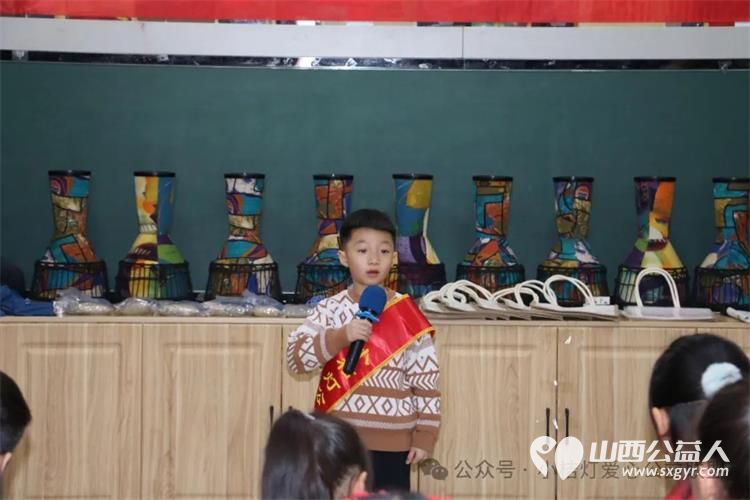 残健融合 喜迎龙年——小桔灯公益在行动小桔灯小志愿者走进安健儿公益服务中心 - 第7张 - 山西公益人 残健融合 喜迎龙年——小桔灯公益在行动小桔灯小志愿者走进安健儿公益服务中心 - 第7张