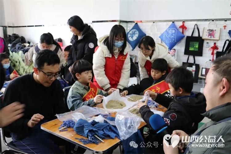 残健融合 喜迎龙年——小桔灯公益在行动小桔灯小志愿者走进安健儿公益服务中心 - 第20张 - 山西公益人 残健融合 喜迎龙年——小桔灯公益在行动小桔灯小志愿者走进安健儿公益服务中心 - 第20张