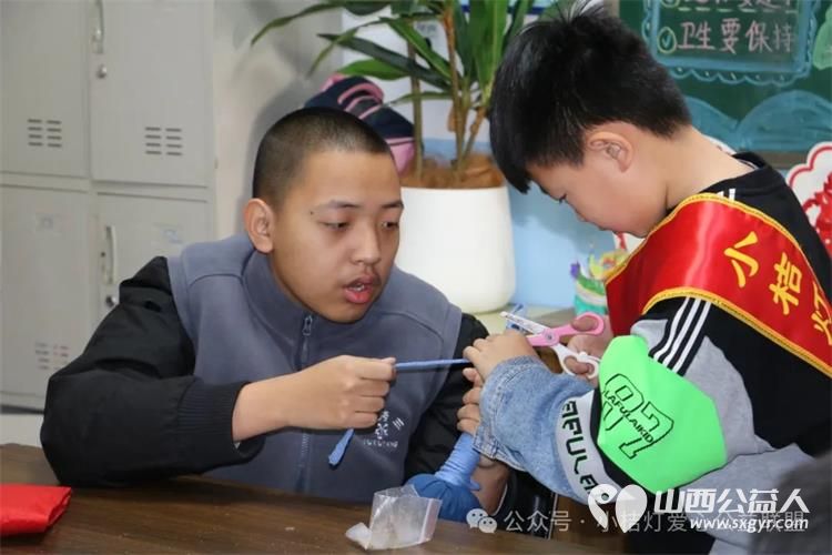 残健融合 喜迎龙年——小桔灯公益在行动小桔灯小志愿者走进安健儿公益服务中心 - 第19张 - 山西公益人 残健融合 喜迎龙年——小桔灯公益在行动小桔灯小志愿者走进安健儿公益服务中心 - 第19张