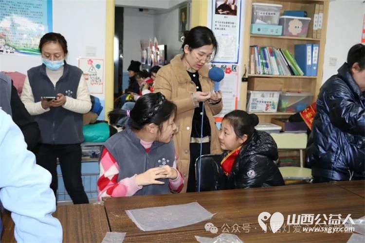 残健融合 喜迎龙年——小桔灯公益在行动小桔灯小志愿者走进安健儿公益服务中心 - 第18张 - 山西公益人 残健融合 喜迎龙年——小桔灯公益在行动小桔灯小志愿者走进安健儿公益服务中心 - 第18张